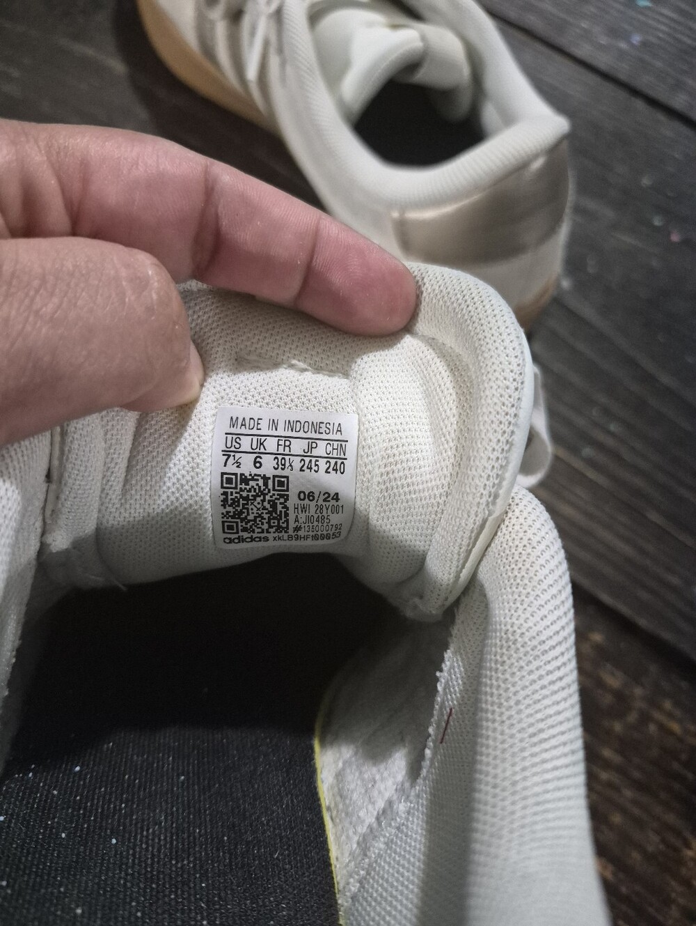 adidas Women's Suede Low-Top Sneakers in Off-White and Gum - Picture 4 of 6